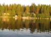 Blick vom Wasser auf das Camp.